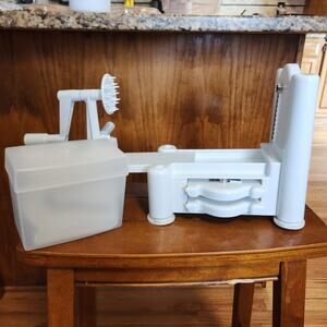 Paterno World Cuisine shredding